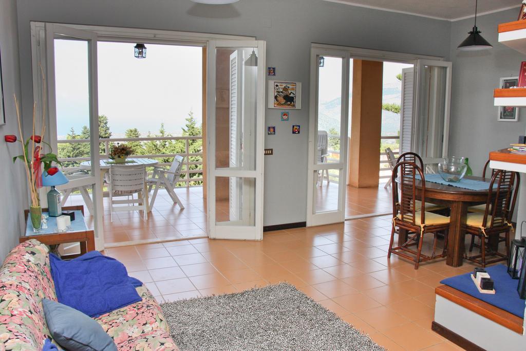 Lomarchi Holiday Home 卡里尼 外观 照片