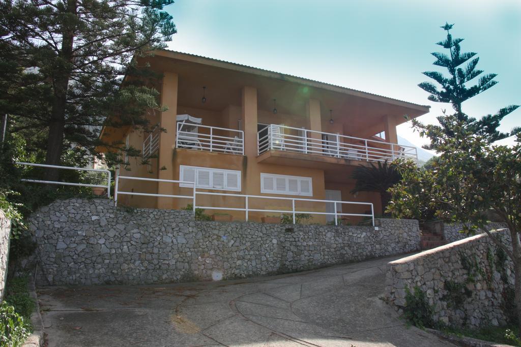 Lomarchi Holiday Home 卡里尼 外观 照片